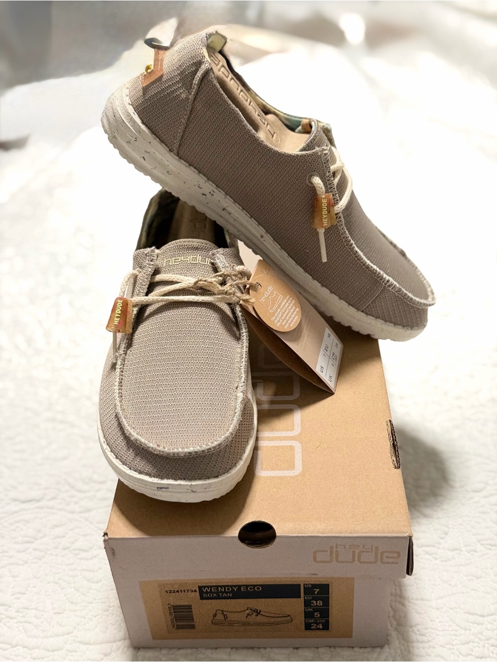 NWT Women’s Hey Dudes Tan